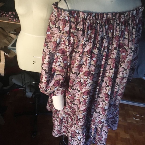 Beautiful Cotton Off The Shoulder Dress - Picture 4 of 7